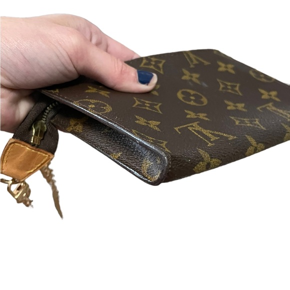 Louis Vuitton Monogram Pochette Pouch Bag with Chain - Picture 6 of 16